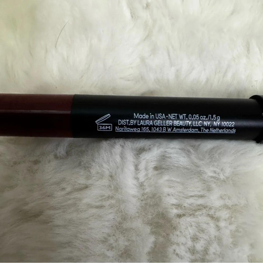 Laura Geller Love Me Matte Plum Affair Lip Crayon 0.05 oz  Long Lasting NWOB
